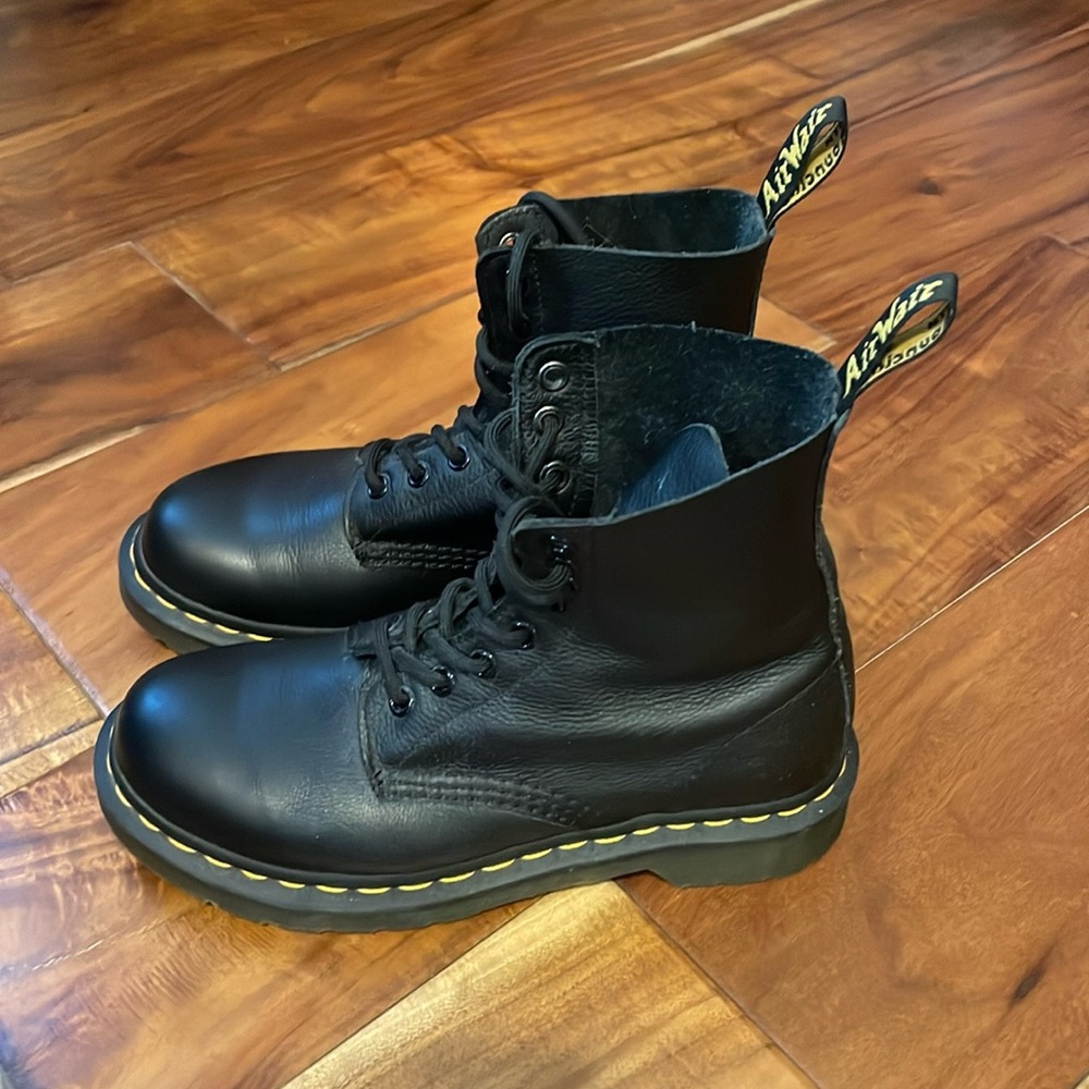 Dr. Martens size 6 ONLY WORN ONCE